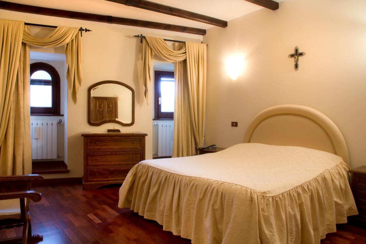Villa Con Piscina "La Dogana Di Spoleto " 산타나톨리아디나르코 외부 사진