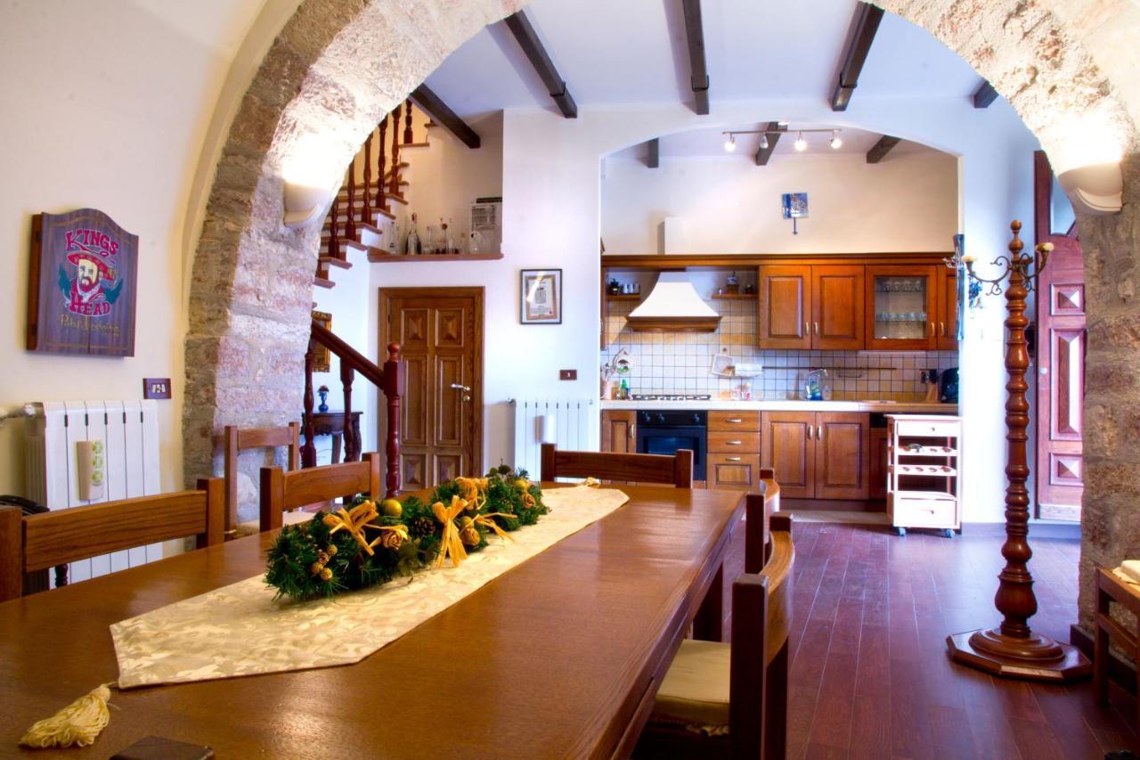 Villa Con Piscina "La Dogana Di Spoleto " 산타나톨리아디나르코 외부 사진