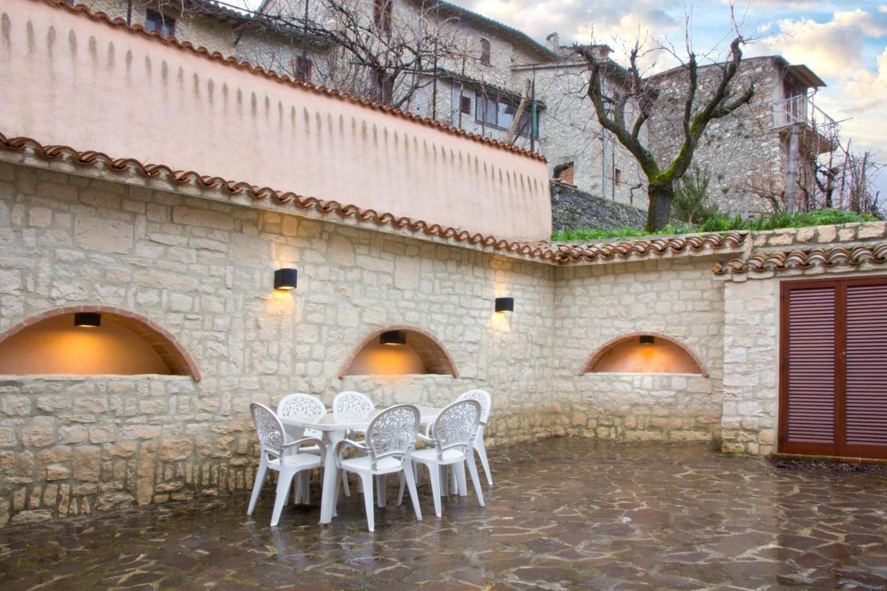 Villa Con Piscina "La Dogana Di Spoleto " 산타나톨리아디나르코 외부 사진